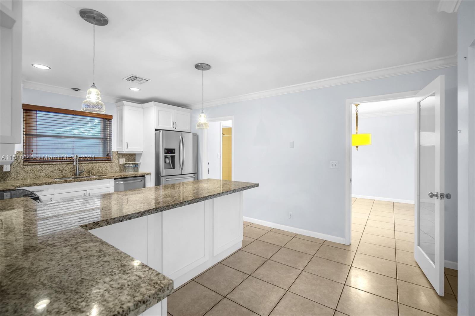 467 Sunset Dr, Hallandale Beach, Florida 33009, 4 Bedrooms Bedrooms, ,2 BathroomsBathrooms,Residential,For Sale,467 Sunset Dr,A11518645