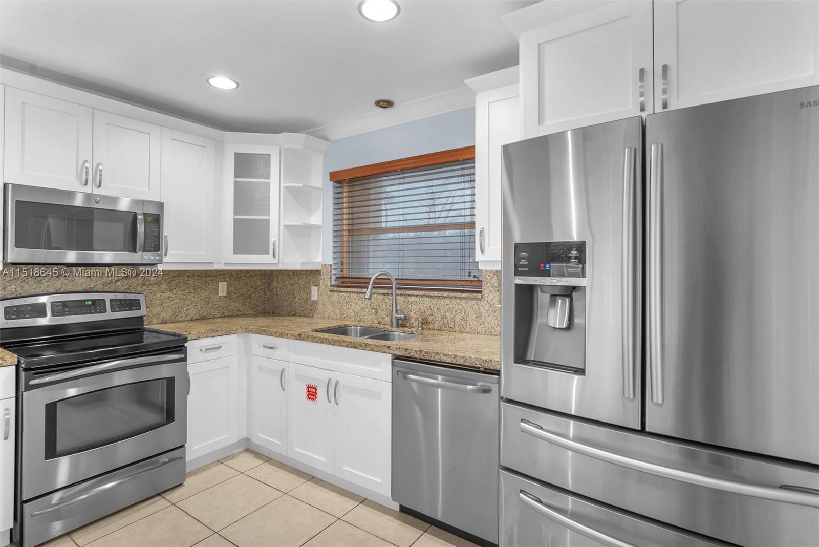 467 Sunset Dr, Hallandale Beach, Florida 33009, 4 Bedrooms Bedrooms, ,2 BathroomsBathrooms,Residential,For Sale,467 Sunset Dr,A11518645