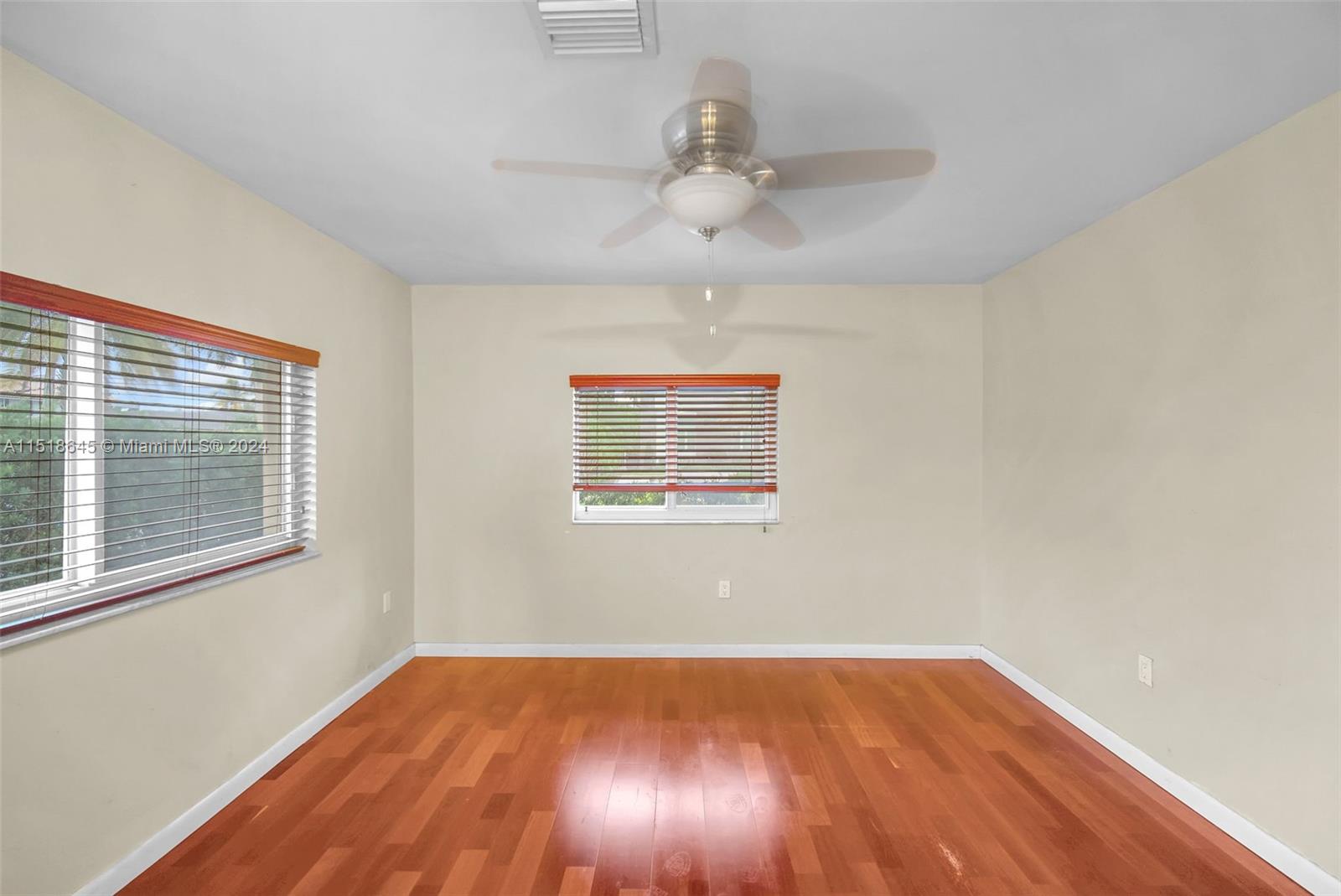 467 Sunset Dr, Hallandale Beach, Florida 33009, 4 Bedrooms Bedrooms, ,2 BathroomsBathrooms,Residential,For Sale,467 Sunset Dr,A11518645