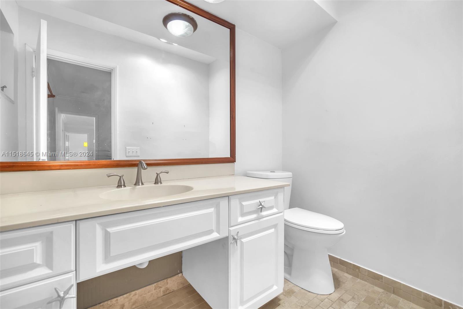 467 Sunset Dr, Hallandale Beach, Florida 33009, 4 Bedrooms Bedrooms, ,2 BathroomsBathrooms,Residential,For Sale,467 Sunset Dr,A11518645