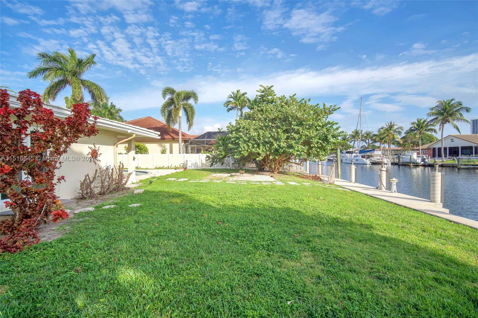 467 Sunset Dr, Hallandale Beach, Florida 33009, 4 Bedrooms Bedrooms, ,2 BathroomsBathrooms,Residential,For Sale,467 Sunset Dr,A11518645