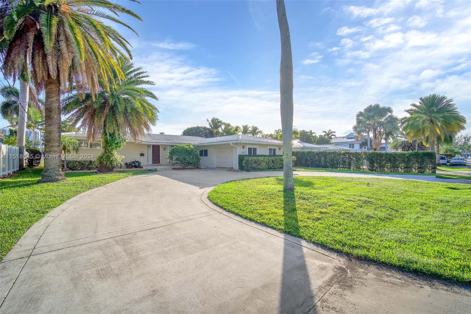 467 Sunset Dr, Hallandale Beach, Florida 33009, 4 Bedrooms Bedrooms, ,2 BathroomsBathrooms,Residential,For Sale,467 Sunset Dr,A11518645