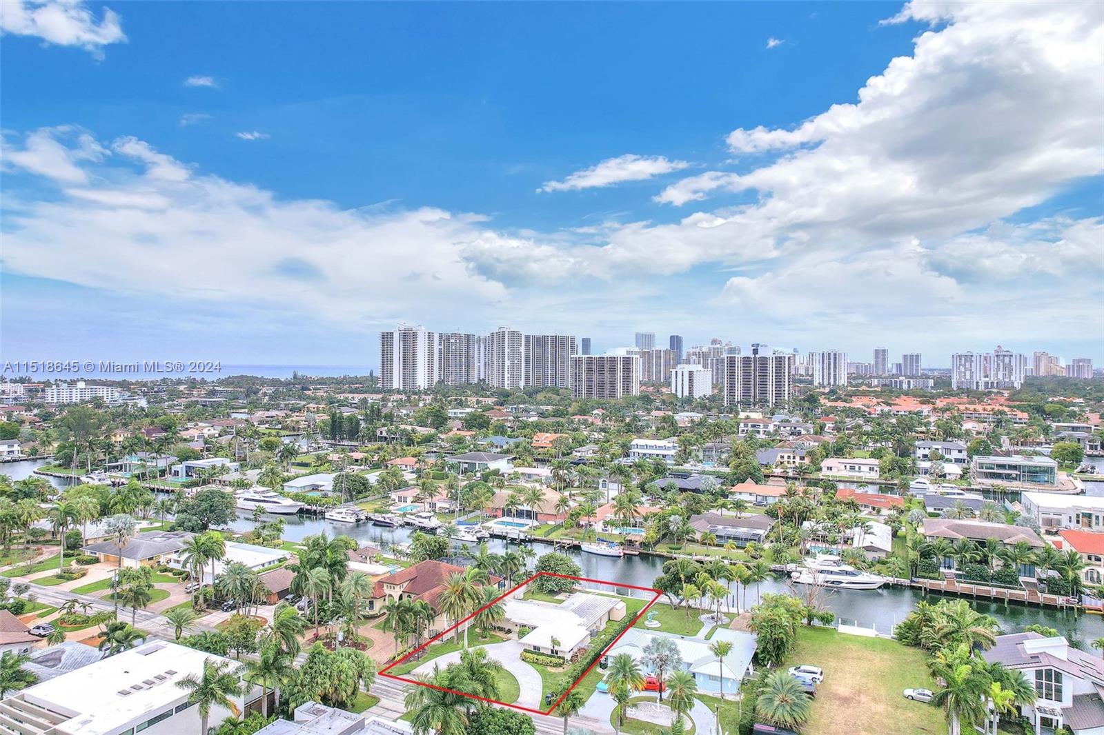 467 Sunset Dr, Hallandale Beach, Florida 33009, 4 Bedrooms Bedrooms, ,2 BathroomsBathrooms,Residential,For Sale,467 Sunset Dr,A11518645