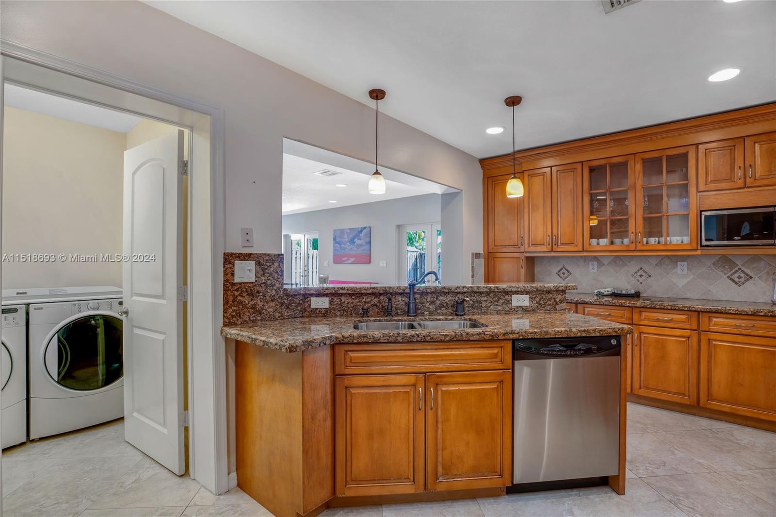4710 NE 18th Ter, Fort Lauderdale, Florida 33308, 4 Bedrooms Bedrooms, ,3 BathroomsBathrooms,Residentiallease,For Rent,4710 NE 18th Ter,A11518693