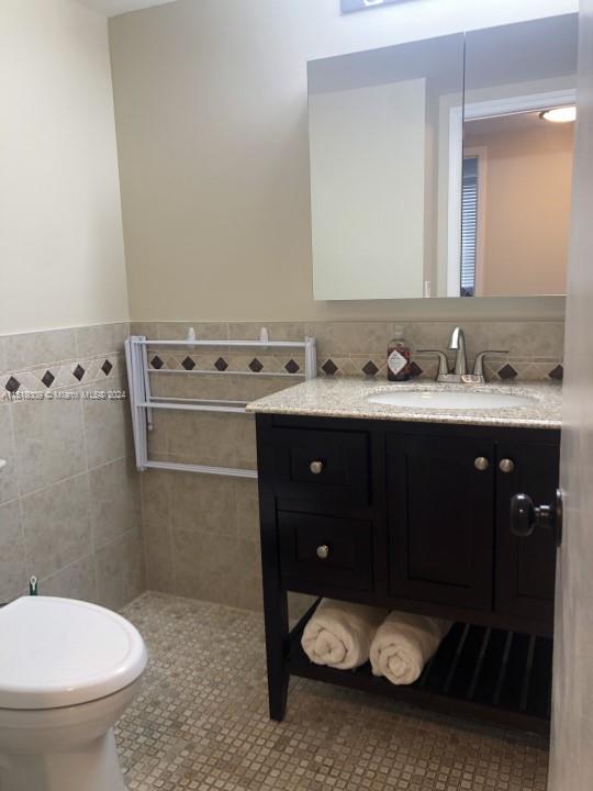 2500 Parkview Dr 618, Hallandale Beach, Florida 33009, 2 Bedrooms Bedrooms, ,2 BathroomsBathrooms,Residential,For Sale,2500 Parkview Dr 618,A11518009