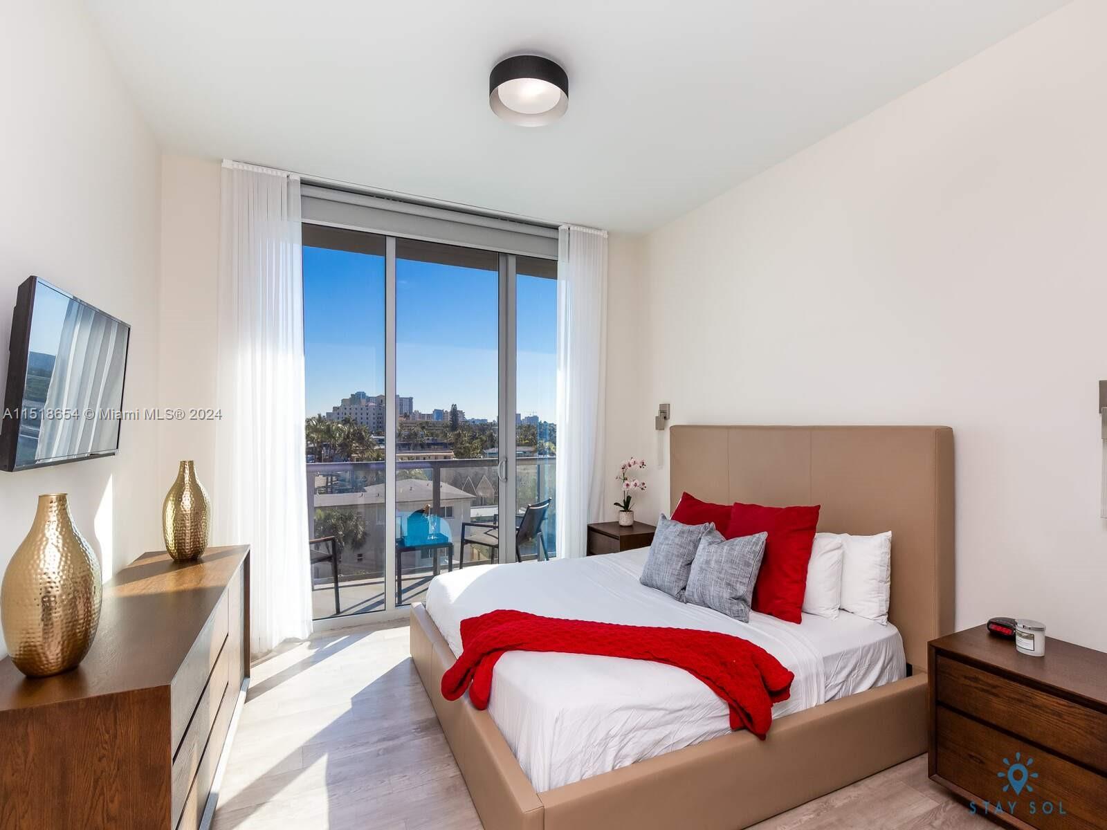 777 N Ocean Dr N409, Hollywood, Florida 33019, 2 Bedrooms Bedrooms, ,1 BathroomBathrooms,Residential,For Sale,777 N Ocean Dr N409,A11518654
