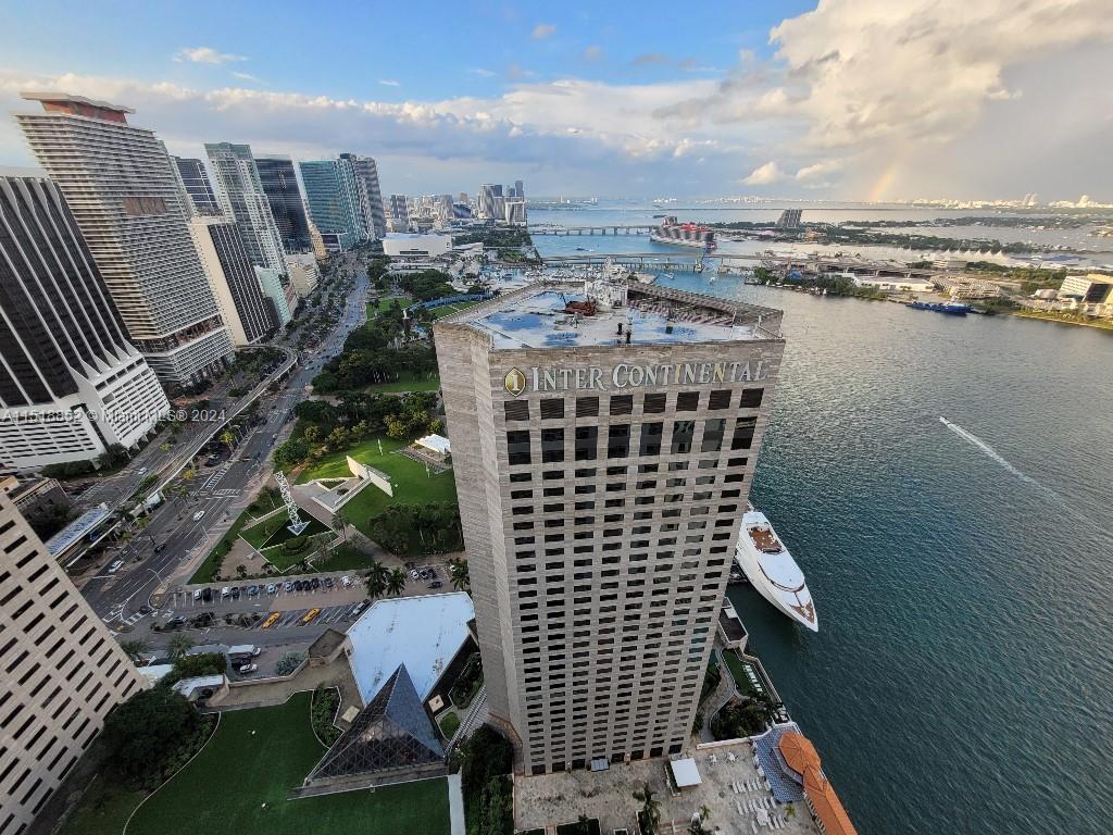335 S Biscayne Blvd UPH-02, Miami, Florida 33131, 1 Bedroom Bedrooms, 3 Rooms Rooms,1 BathroomBathrooms,Residential,For Sale,335 S Biscayne Blvd UPH-02,A11518852