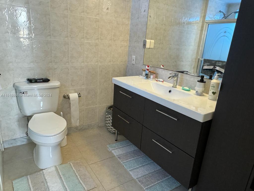 427 Golden Isles Dr 12I, Hallandale Beach, Florida 33009, 2 Bedrooms Bedrooms, ,2 BathroomsBathrooms,Residential,For Sale,427 Golden Isles Dr 12I,A11518550