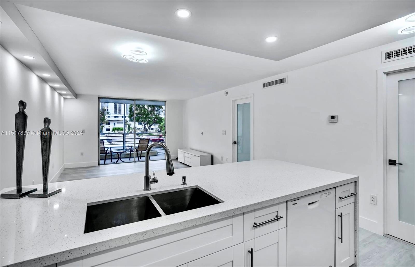 3725 NE 169 ST 203-B, North Miami Beach, Florida 33160, 1 Bedroom Bedrooms, ,1 BathroomBathrooms,Residential,For Sale,3725 NE 169 ST 203-B,A11517837