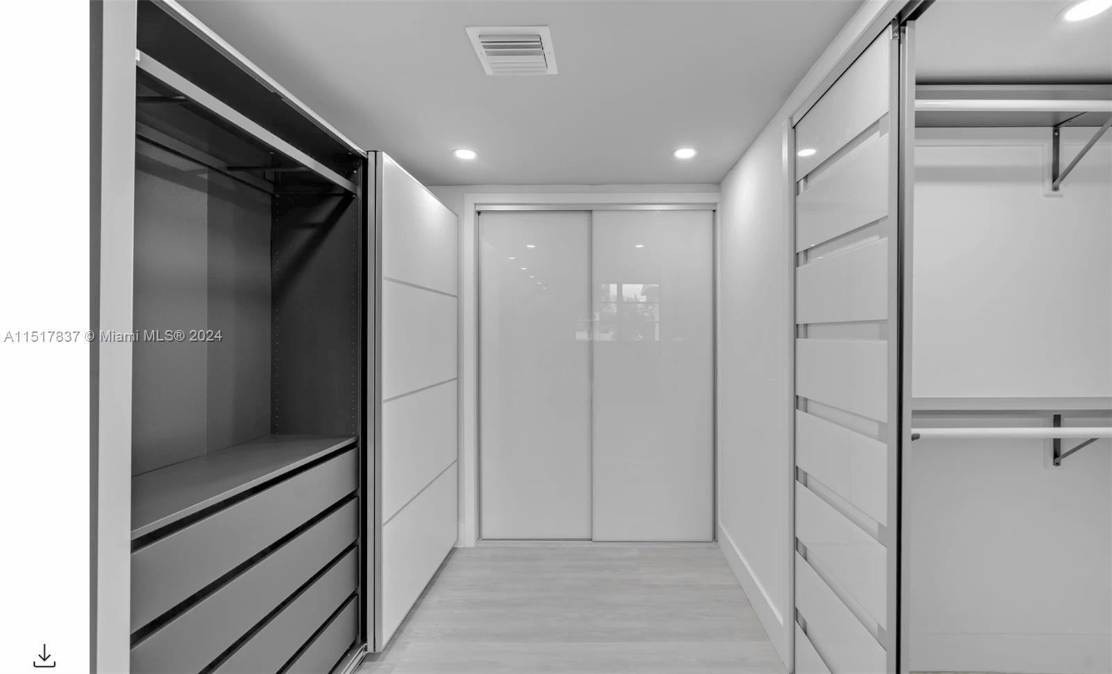 3725 NE 169 ST 203-B, North Miami Beach, Florida 33160, 1 Bedroom Bedrooms, ,1 BathroomBathrooms,Residential,For Sale,3725 NE 169 ST 203-B,A11517837