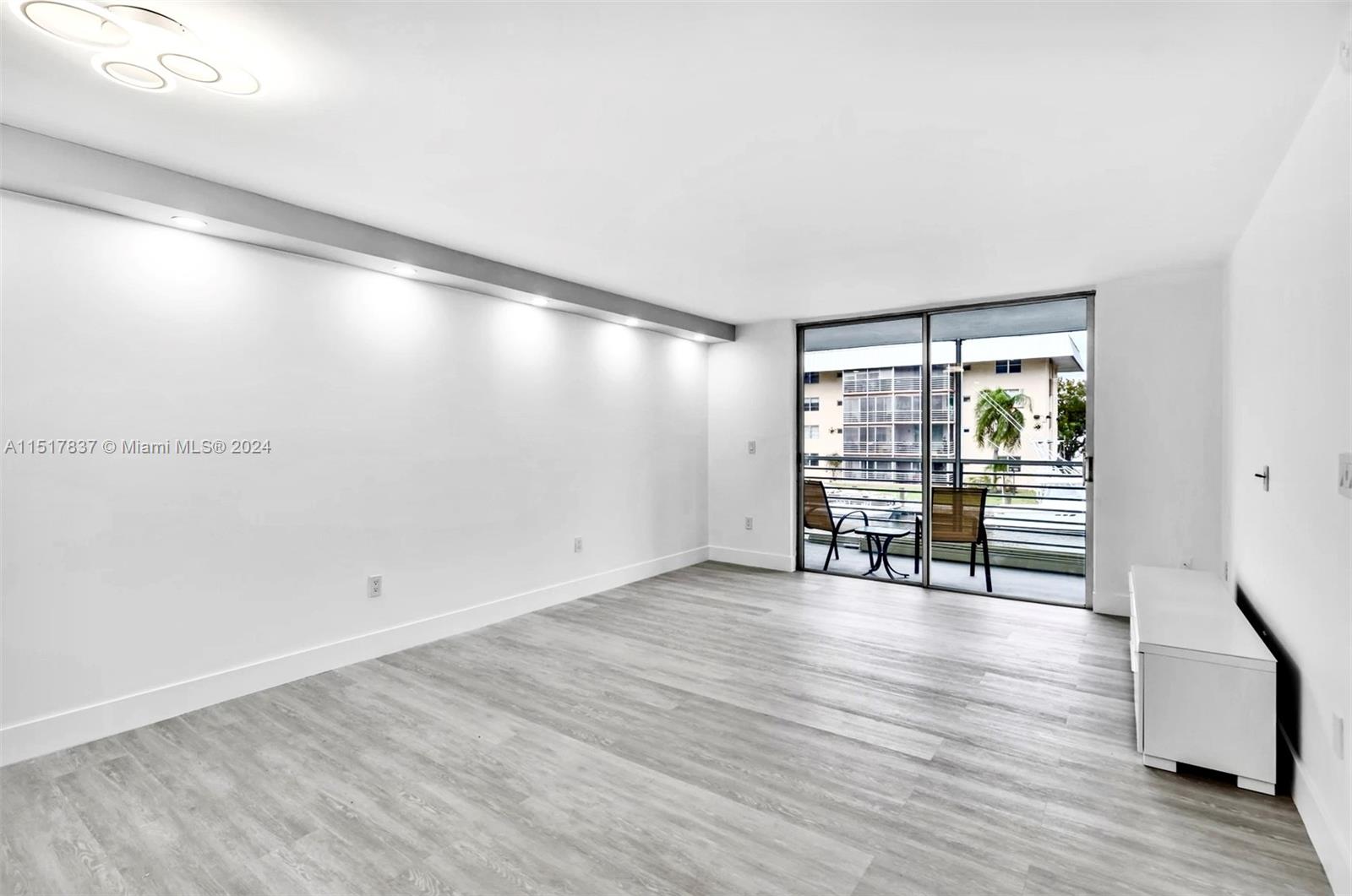 3725 NE 169 ST 203-B, North Miami Beach, Florida 33160, 1 Bedroom Bedrooms, ,1 BathroomBathrooms,Residential,For Sale,3725 NE 169 ST 203-B,A11517837
