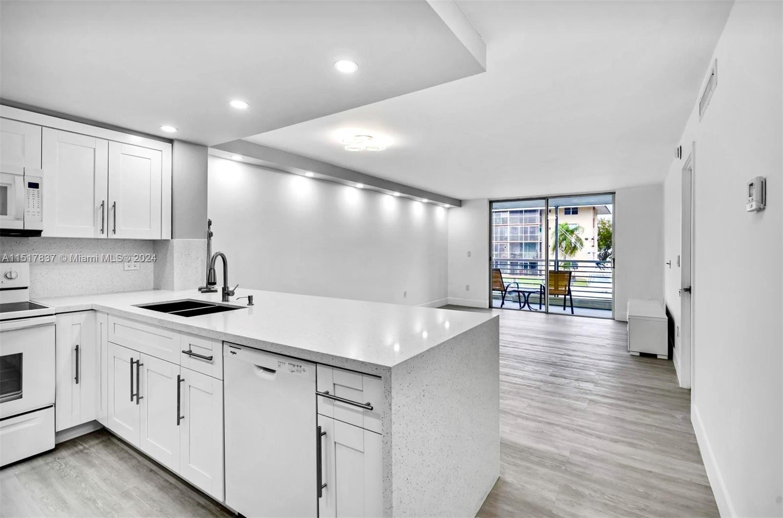 3725 NE 169 ST 203-B, North Miami Beach, Florida 33160, 1 Bedroom Bedrooms, ,1 BathroomBathrooms,Residential,For Sale,3725 NE 169 ST 203-B,A11517837
