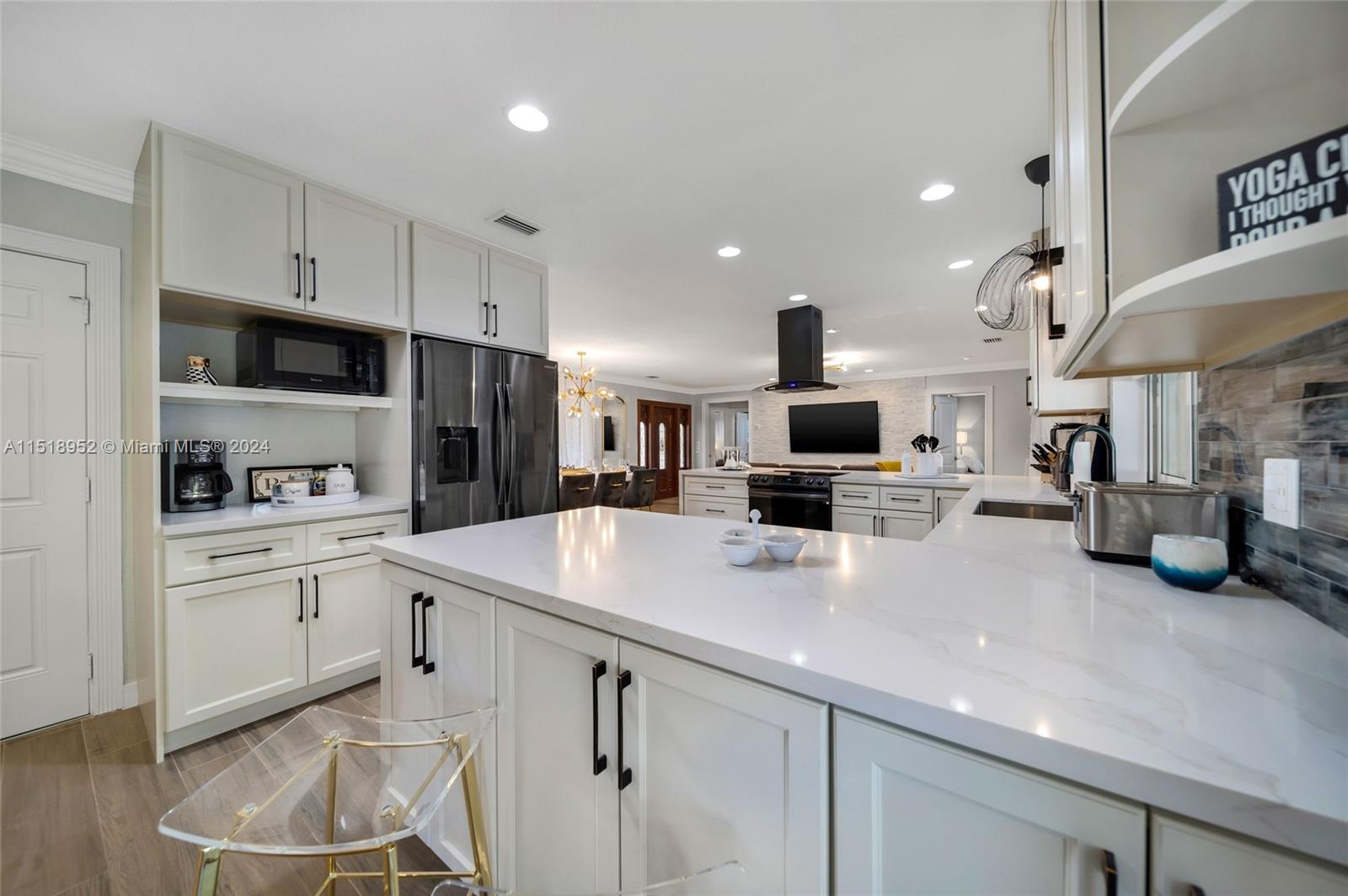 5801 NE 18th Ter, Fort Lauderdale, Florida 33308, 3 Bedrooms Bedrooms, ,2 BathroomsBathrooms,Residentiallease,For Rent,5801 NE 18th Ter,A11518952