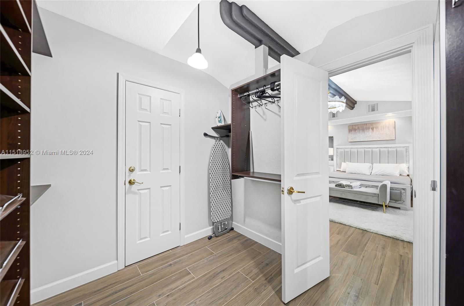 5801 NE 18th Ter, Fort Lauderdale, Florida 33308, 3 Bedrooms Bedrooms, ,2 BathroomsBathrooms,Residentiallease,For Rent,5801 NE 18th Ter,A11518952