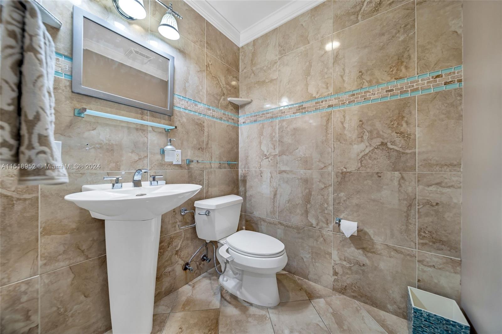 5801 NE 18th Ter, Fort Lauderdale, Florida 33308, 3 Bedrooms Bedrooms, ,2 BathroomsBathrooms,Residentiallease,For Rent,5801 NE 18th Ter,A11518952