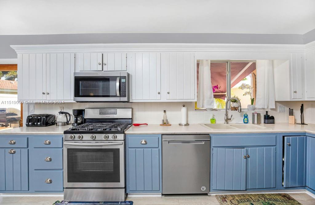 5320 NE 16th Ter, Fort Lauderdale, Florida 33334, 4 Bedrooms Bedrooms, ,3 BathroomsBathrooms,Residentiallease,For Rent,5320 NE 16th Ter,A11519000