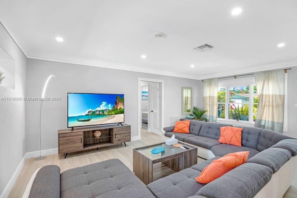 5320 NE 16th Ter, Fort Lauderdale, Florida 33334, 4 Bedrooms Bedrooms, ,3 BathroomsBathrooms,Residentiallease,For Rent,5320 NE 16th Ter,A11519000