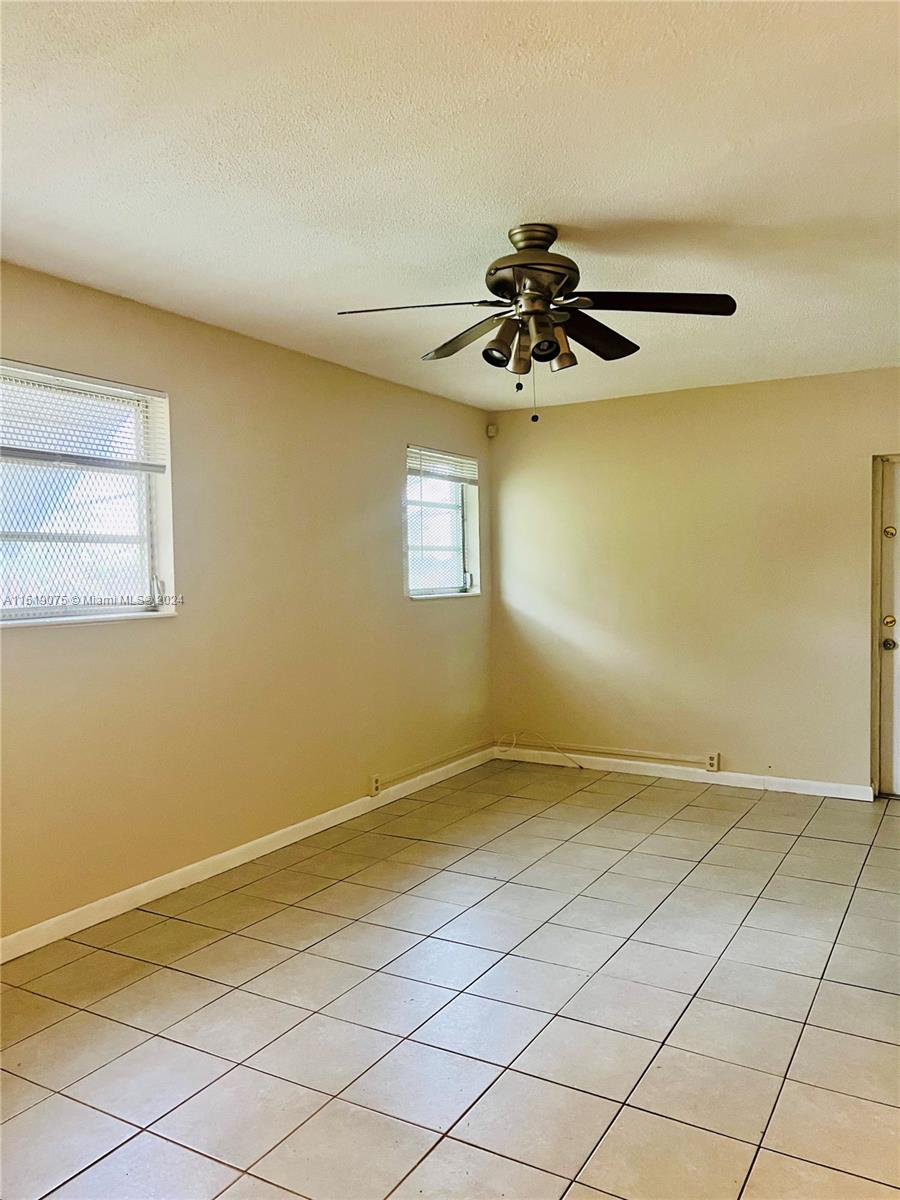 Dania Beach, Florida 33004, 2 Bedrooms Bedrooms, ,2 BathroomsBathrooms,Residentiallease,For Rent,A11519075