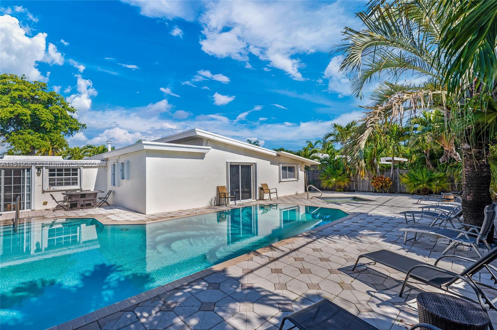 1984 Windward Dr, Lauderdale By The Sea, Florida 33062, 4 Bedrooms Bedrooms, ,2 BathroomsBathrooms,Residentiallease,For Rent,1984 Windward Dr,A11519082
