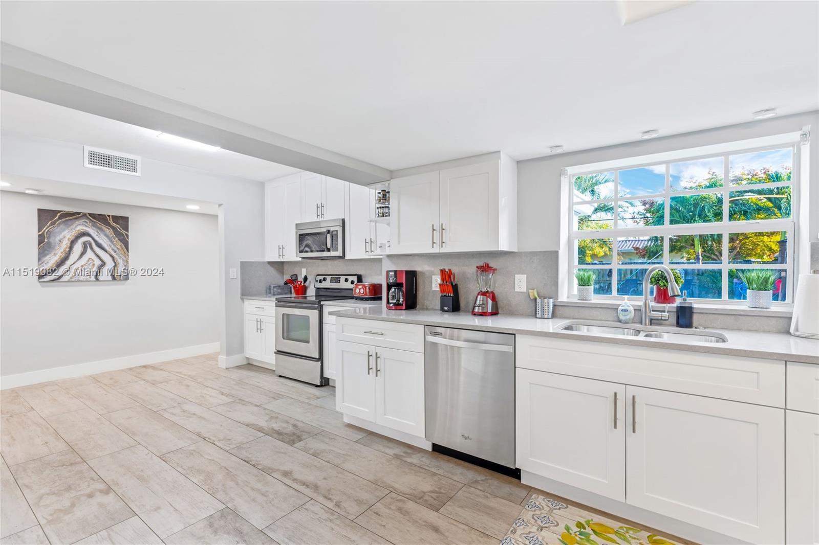 1984 Windward Dr, Lauderdale By The Sea, Florida 33062, 4 Bedrooms Bedrooms, ,2 BathroomsBathrooms,Residentiallease,For Rent,1984 Windward Dr,A11519082