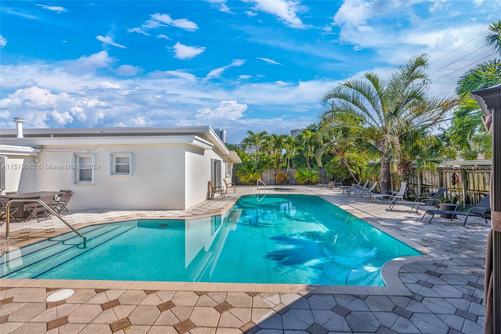 1984 Windward Dr, Lauderdale By The Sea, Florida 33062, 4 Bedrooms Bedrooms, ,2 BathroomsBathrooms,Residentiallease,For Rent,1984 Windward Dr,A11519082