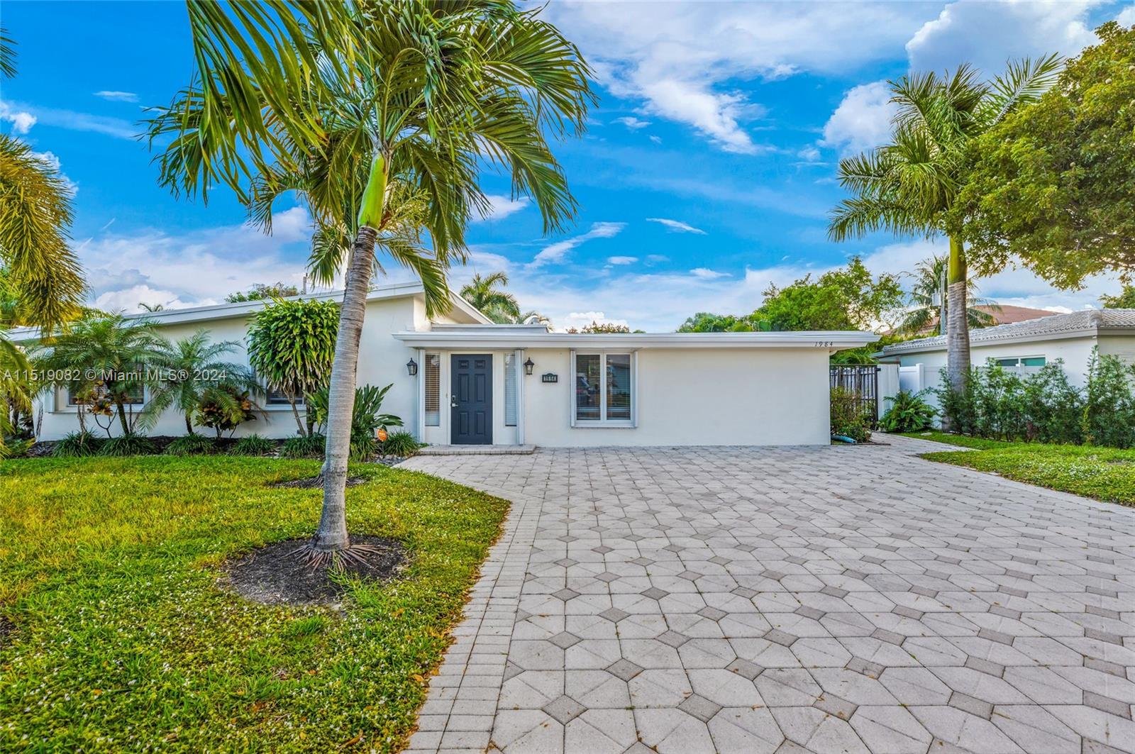 1984 Windward Dr, Lauderdale By The Sea, Florida 33062, 4 Bedrooms Bedrooms, ,2 BathroomsBathrooms,Residentiallease,For Rent,1984 Windward Dr,A11519082