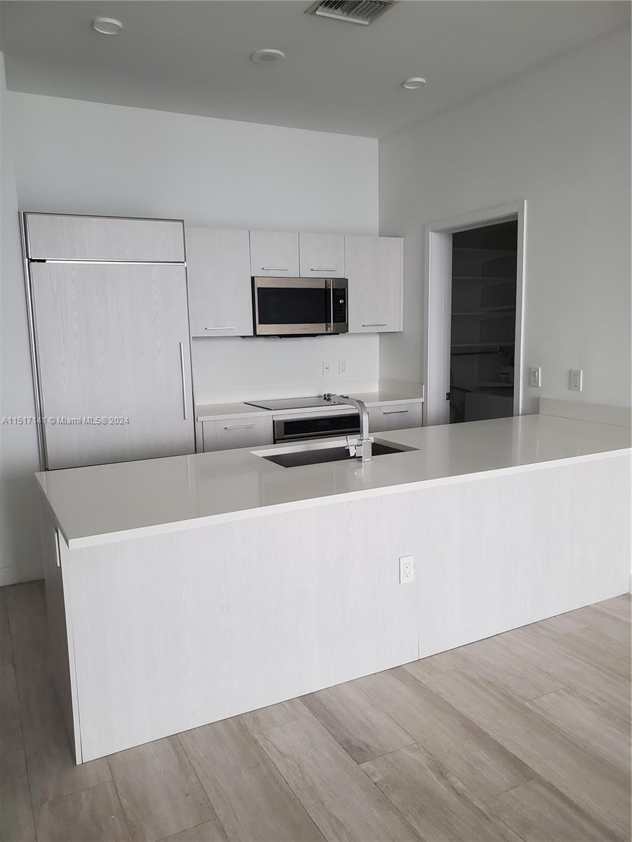 45 SW 9th St 9Th 4704, Miami, Florida 33130, 3 Bedrooms Bedrooms, ,4 BathroomsBathrooms,Residential,For Sale,45 SW 9th St 9Th 4704,A11517141