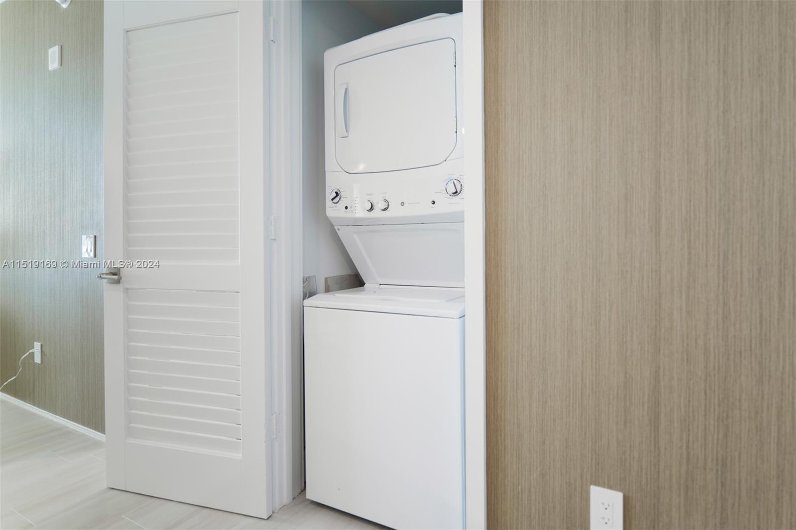 4111 S Ocean Dr 1905, Hollywood, Florida 33019, 2 Bedrooms Bedrooms, ,2 BathroomsBathrooms,Residential,For Sale,4111 S Ocean Dr 1905,A11519169