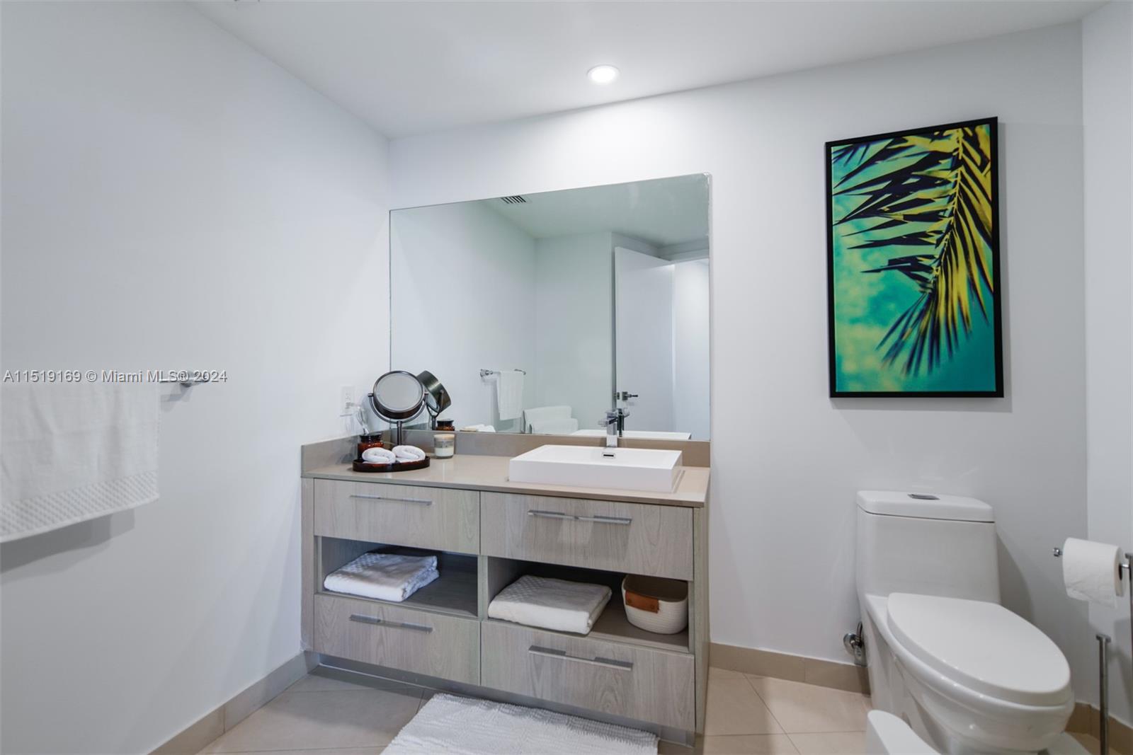 4111 S Ocean Dr 1905, Hollywood, Florida 33019, 2 Bedrooms Bedrooms, ,2 BathroomsBathrooms,Residential,For Sale,4111 S Ocean Dr 1905,A11519169