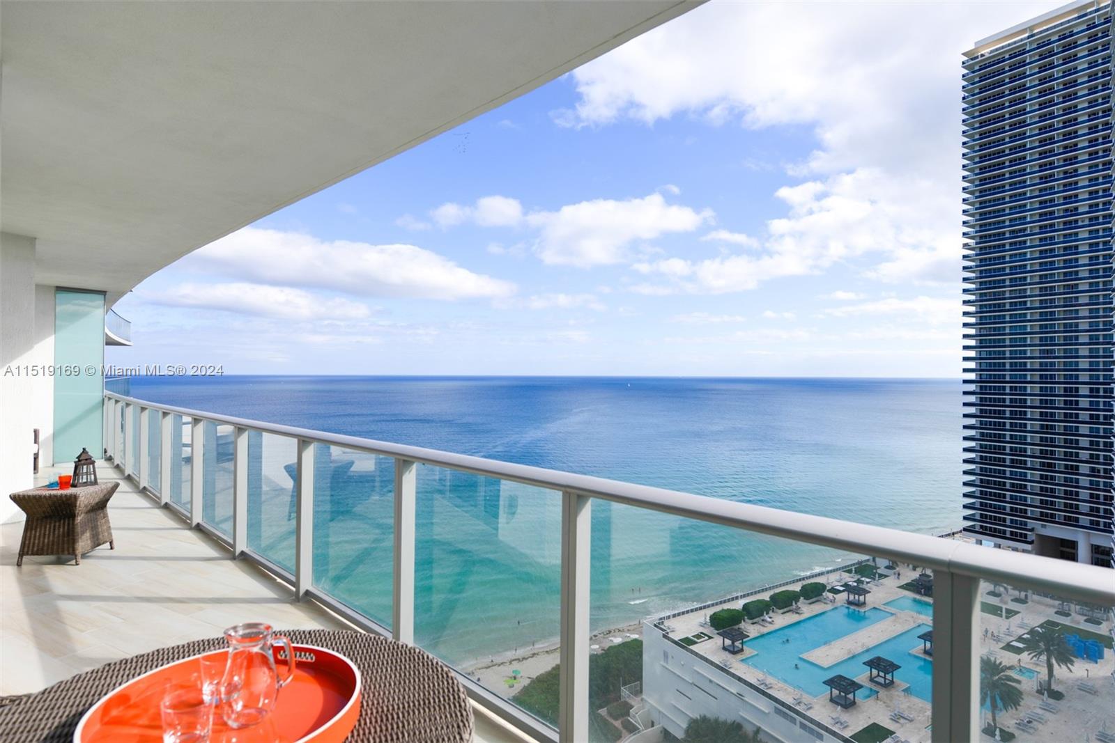 4111 S Ocean Dr 1905, Hollywood, Florida 33019, 2 Bedrooms Bedrooms, ,2 BathroomsBathrooms,Residential,For Sale,4111 S Ocean Dr 1905,A11519169