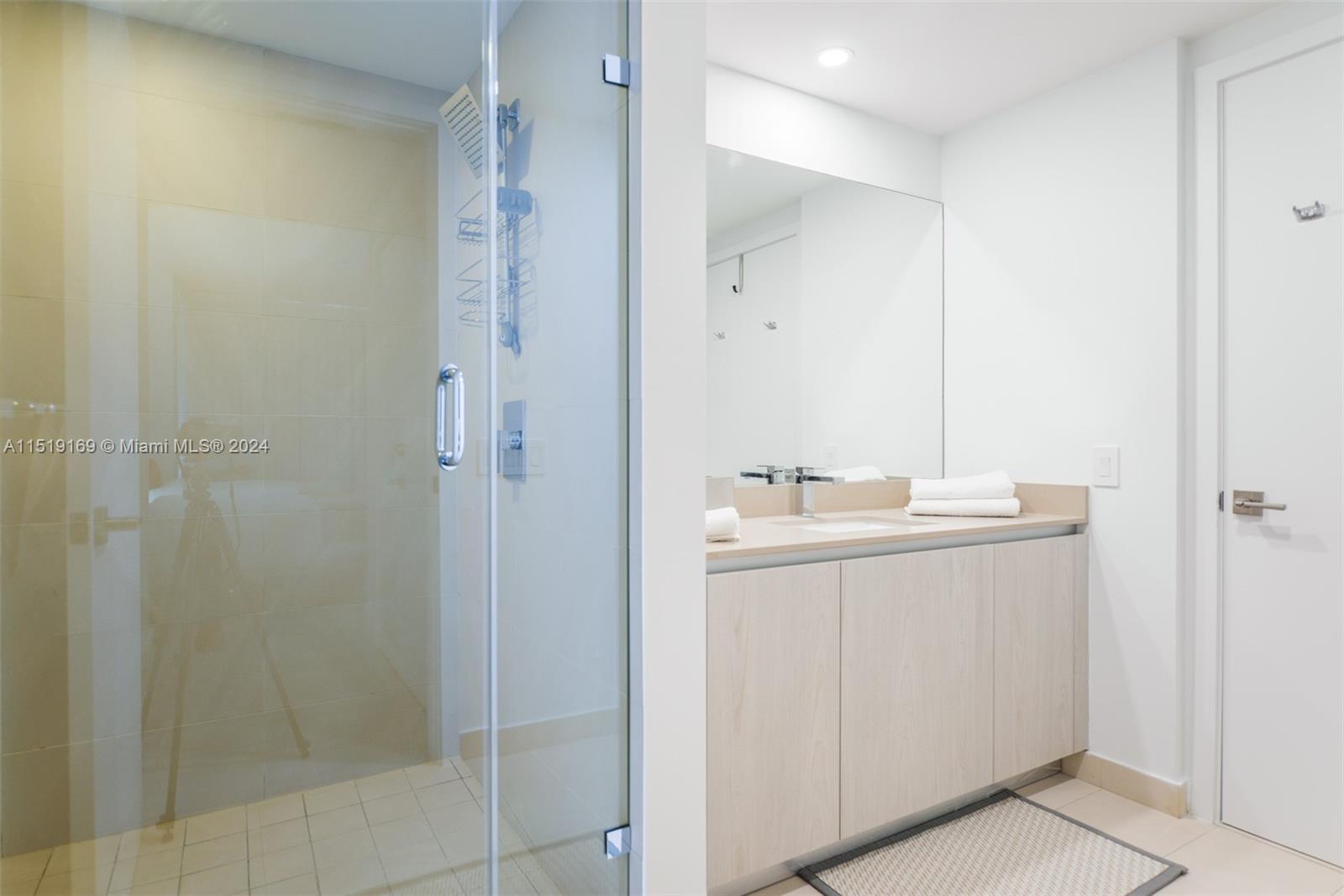 4111 S Ocean Dr 1905, Hollywood, Florida 33019, 2 Bedrooms Bedrooms, ,2 BathroomsBathrooms,Residential,For Sale,4111 S Ocean Dr 1905,A11519169