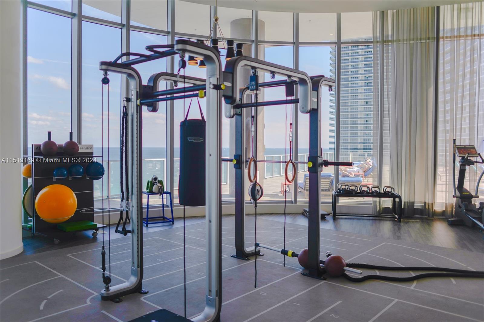 4111 S Ocean Dr 1905, Hollywood, Florida 33019, 2 Bedrooms Bedrooms, ,2 BathroomsBathrooms,Residential,For Sale,4111 S Ocean Dr 1905,A11519169
