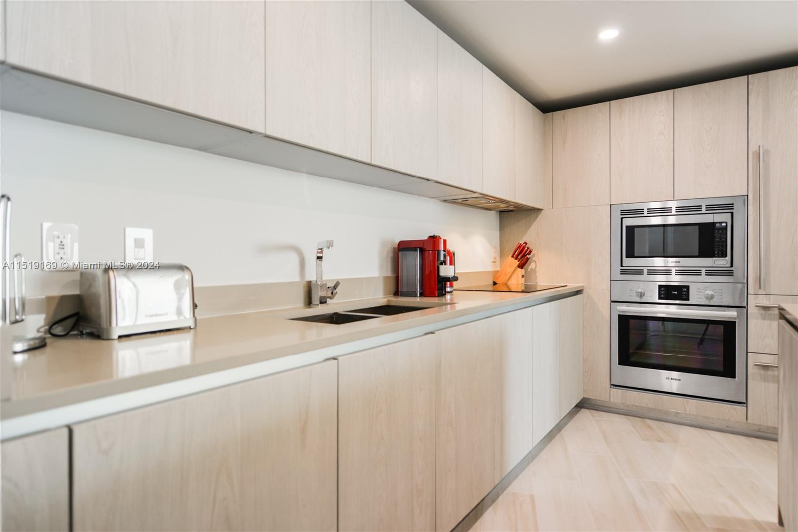 4111 S Ocean Dr 1905, Hollywood, Florida 33019, 2 Bedrooms Bedrooms, ,2 BathroomsBathrooms,Residential,For Sale,4111 S Ocean Dr 1905,A11519169