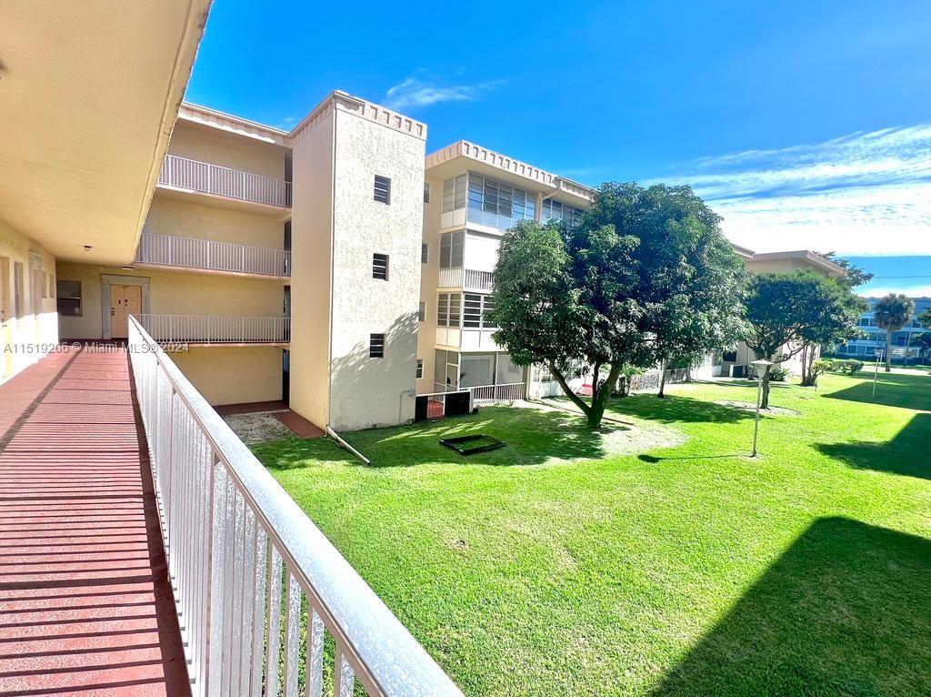 4191 NW 41st St 214, Lauderdale Lakes, Florida 33319, 1 Bedroom Bedrooms, ,1 BathroomBathrooms,Residential,For Sale,4191 NW 41st St 214,A11519206