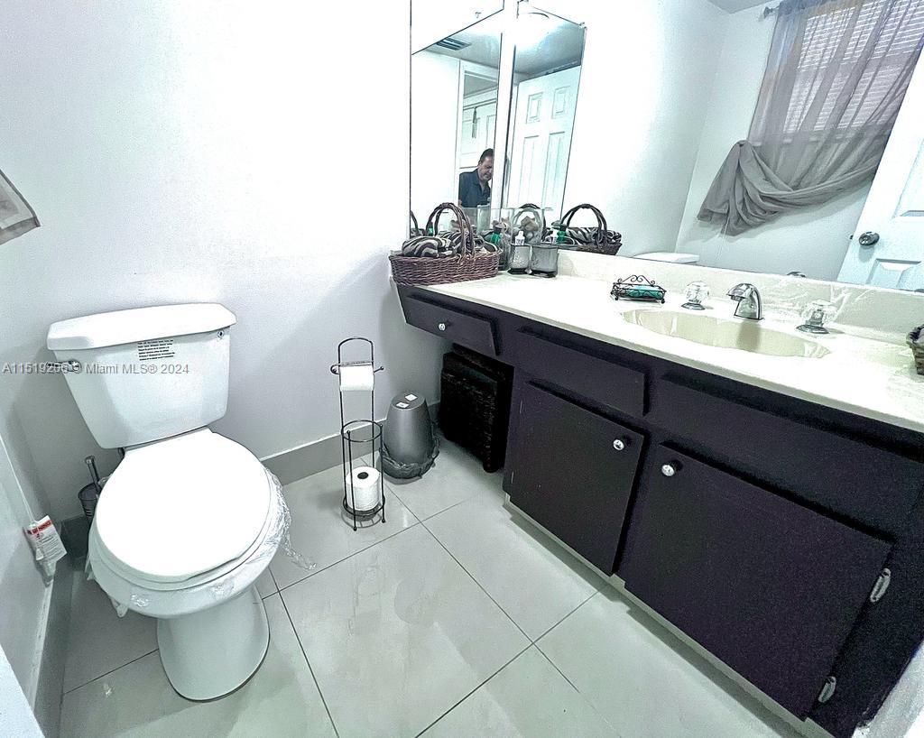 4191 NW 41st St 214, Lauderdale Lakes, Florida 33319, 1 Bedroom Bedrooms, ,1 BathroomBathrooms,Residential,For Sale,4191 NW 41st St 214,A11519206