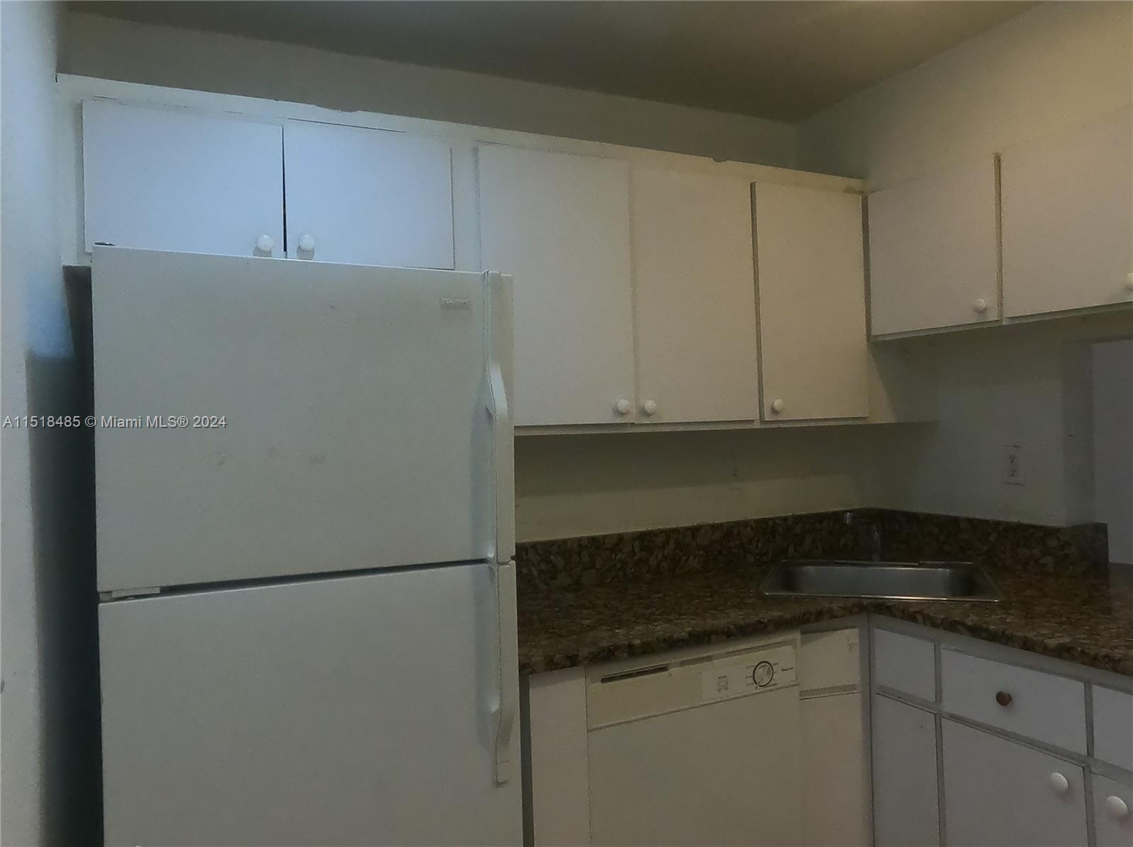 8650 SW 67th ave 1007, Pinecrest, Florida 33156, 1 Bedroom Bedrooms, ,1 BathroomBathrooms,Residentiallease,For Rent,8650 SW 67th ave 1007,A11518485