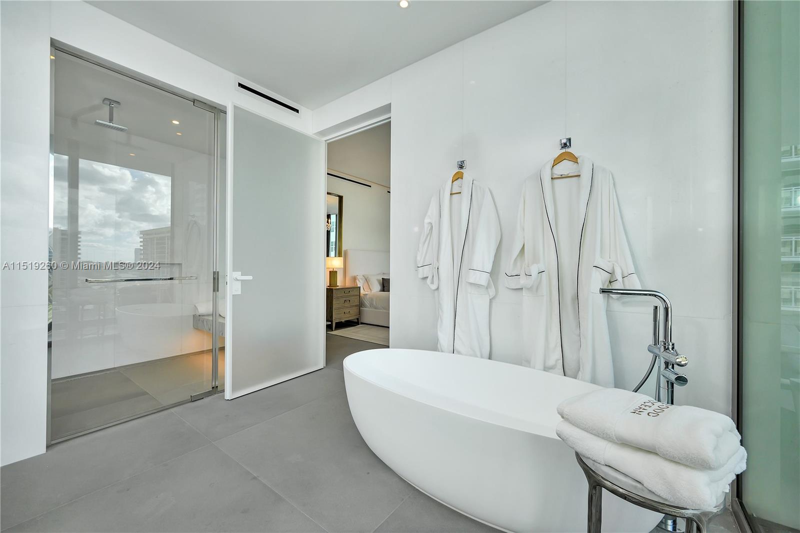 2000 S Ocean Dr 7B, Hallandale Beach, Florida 33009, 3 Bedrooms Bedrooms, ,3 BathroomsBathrooms,Residential,For Sale,2000 S Ocean Dr 7B,A11519260