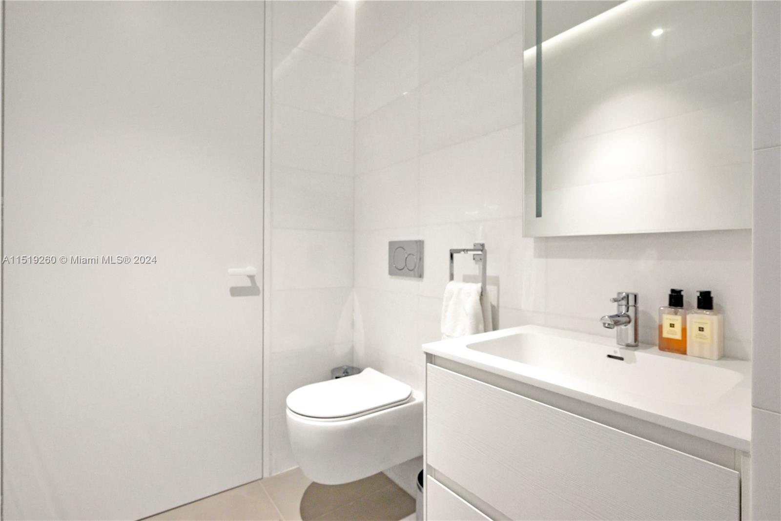 2000 S Ocean Dr 7B, Hallandale Beach, Florida 33009, 3 Bedrooms Bedrooms, ,3 BathroomsBathrooms,Residential,For Sale,2000 S Ocean Dr 7B,A11519260