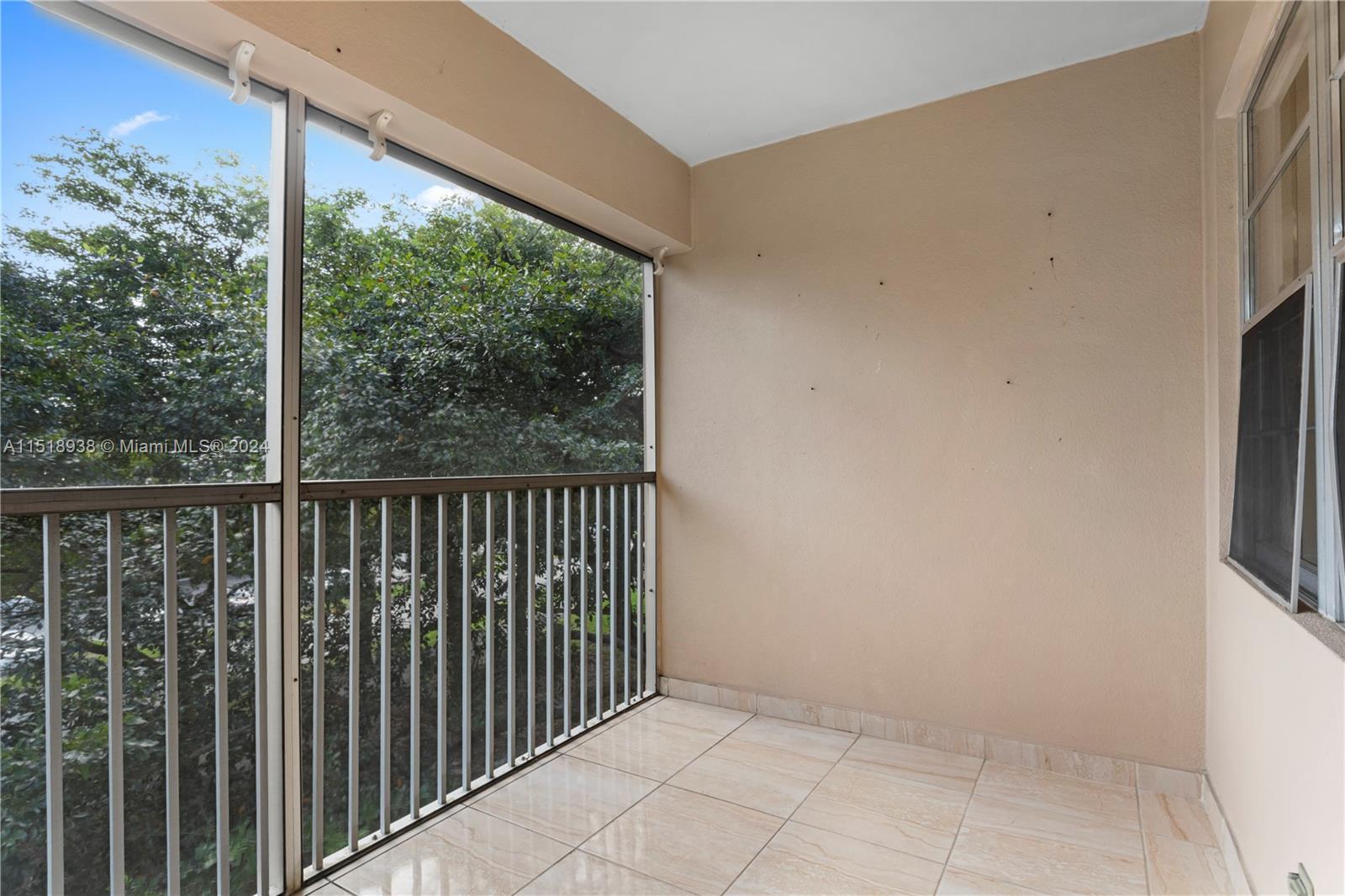 12600 SW 5th Ct 404L, Pembroke Pines, Florida 33027, 1 Bedroom Bedrooms, ,1 BathroomBathrooms,Residential,For Sale,12600 SW 5th Ct 404L,A11518938