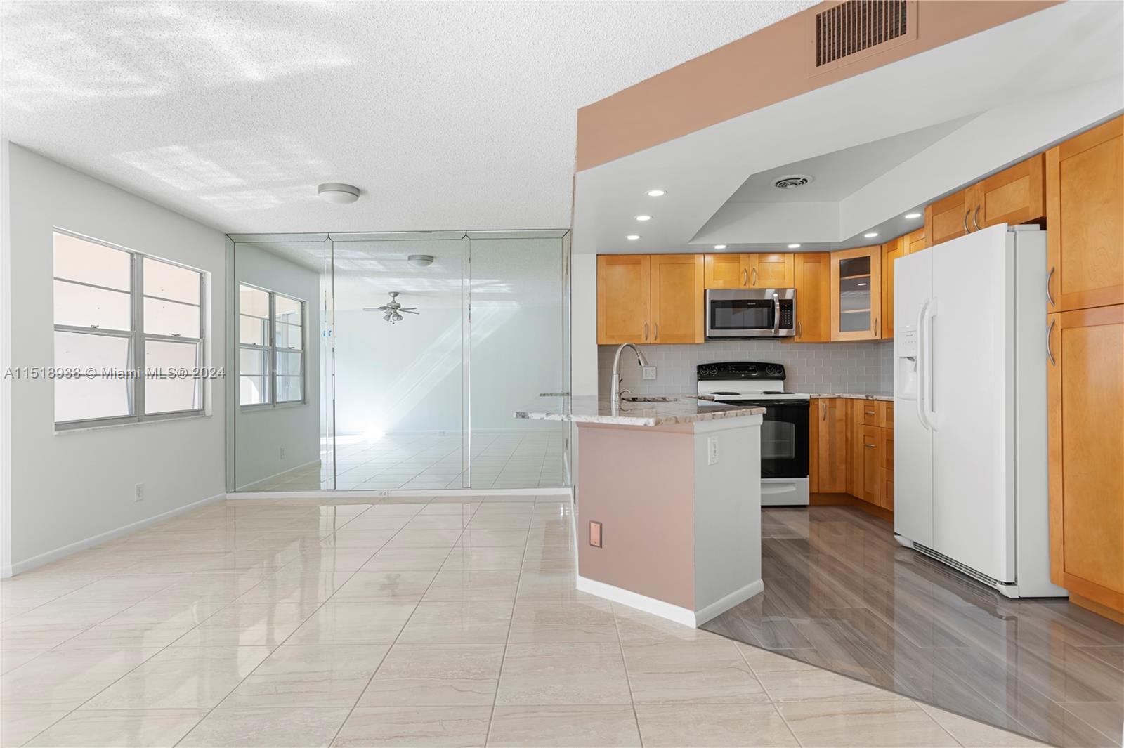 12600 SW 5th Ct 404L, Pembroke Pines, Florida 33027, 1 Bedroom Bedrooms, ,1 BathroomBathrooms,Residential,For Sale,12600 SW 5th Ct 404L,A11518938