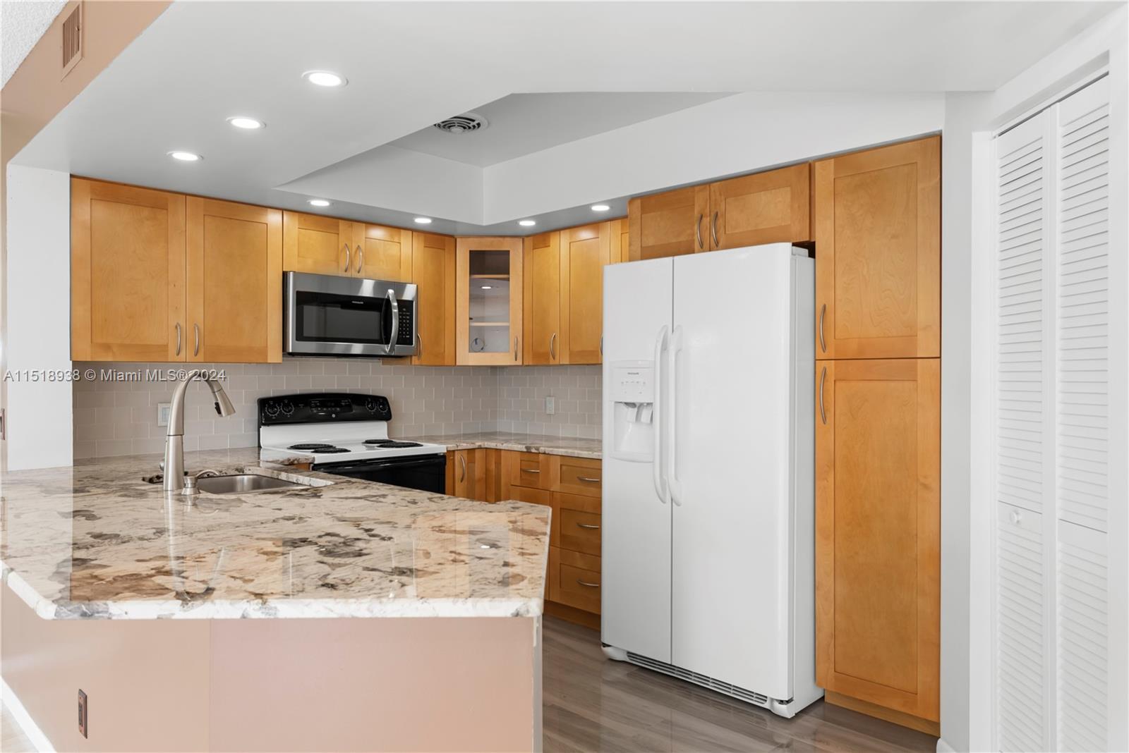 12600 SW 5th Ct 404L, Pembroke Pines, Florida 33027, 1 Bedroom Bedrooms, ,1 BathroomBathrooms,Residential,For Sale,12600 SW 5th Ct 404L,A11518938