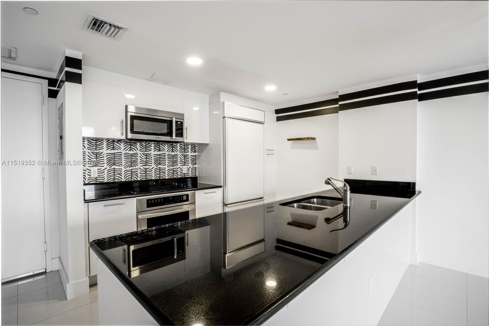 50 Biscayne Blvd 1811, Miami, Florida 33132, 2 Bedrooms Bedrooms, ,2 BathroomsBathrooms,Residentiallease,For Rent,50 Biscayne Blvd 1811,A11519352