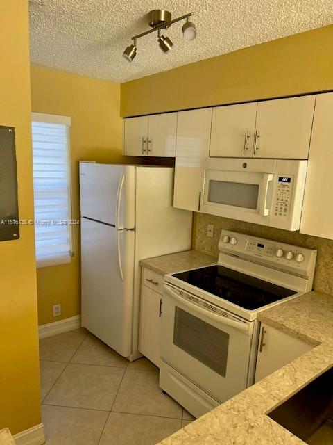 2226 N Cypress Bend Dr 210, Pompano Beach, Florida 33069, 2 Bedrooms Bedrooms, ,2 BathroomsBathrooms,Residentiallease,For Rent,2226 N Cypress Bend Dr 210,A11516736