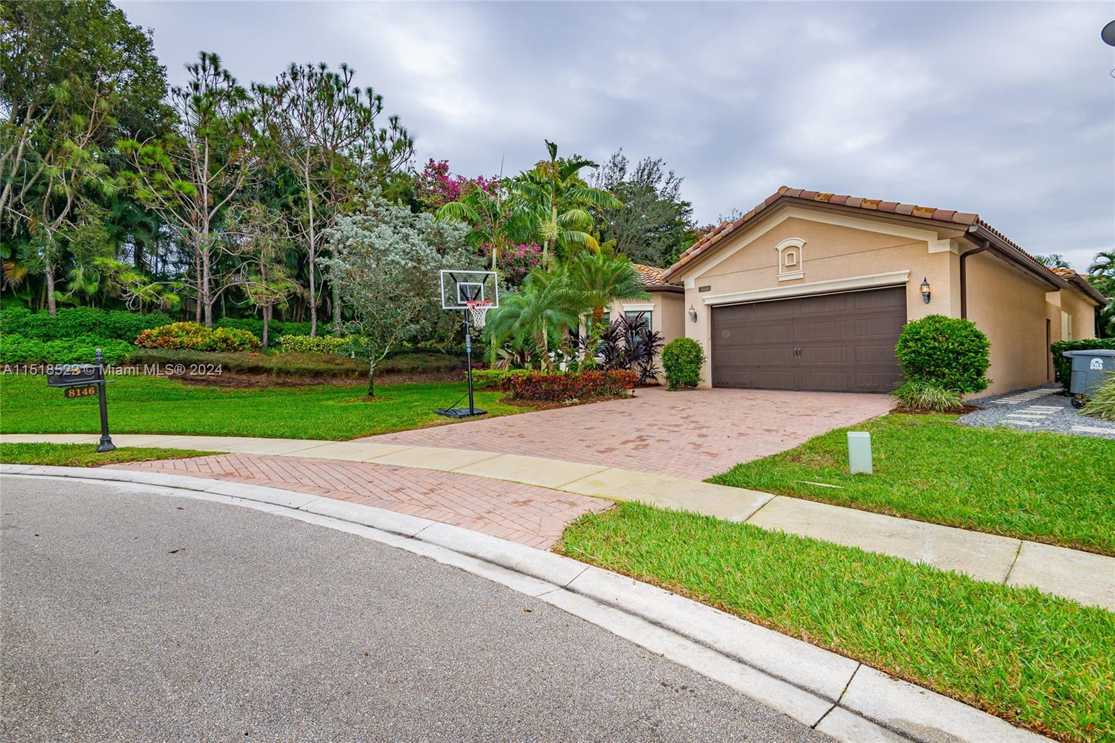 8146 Lawson Bridge Ln, Delray Beach, FL 33446