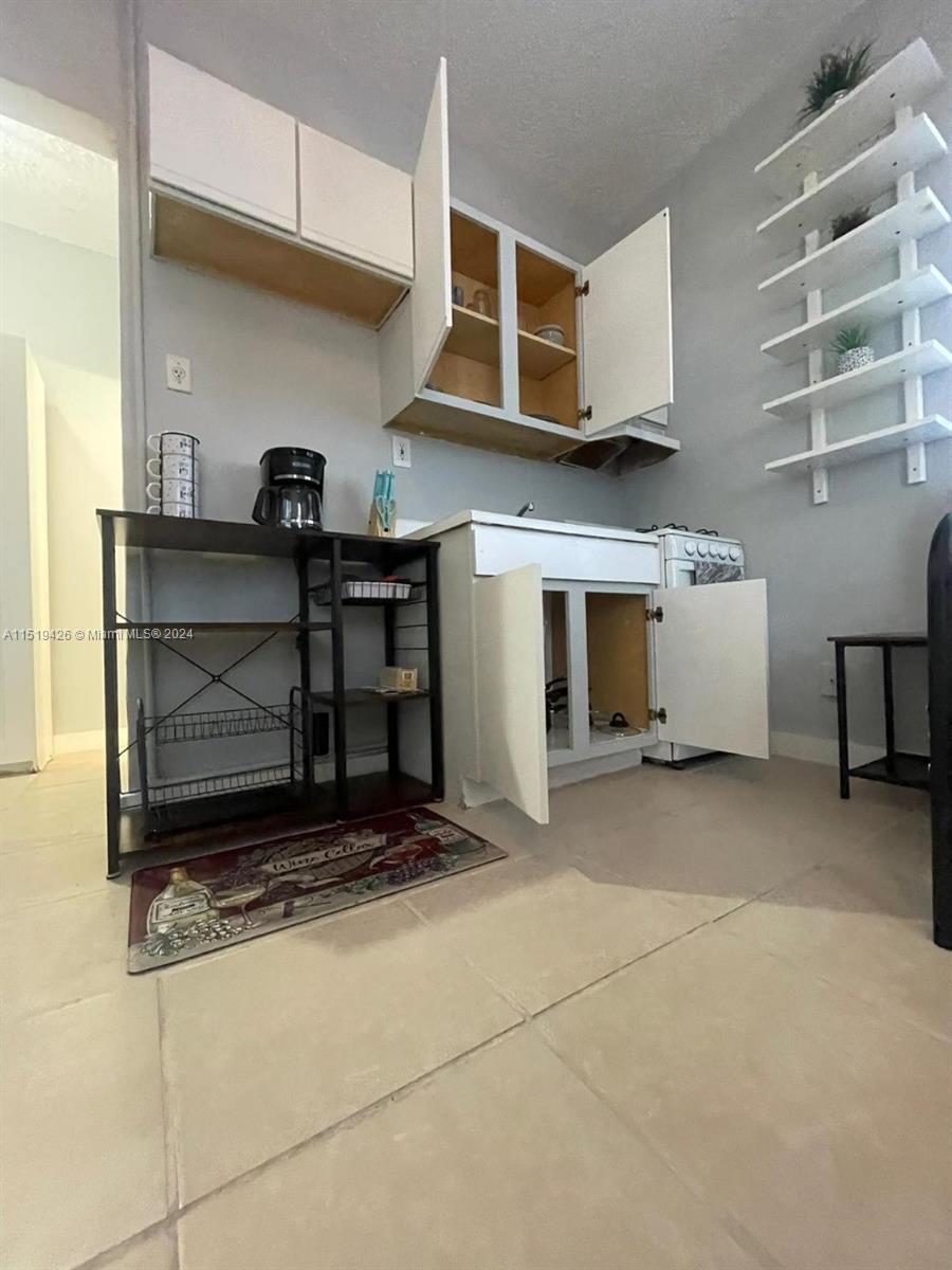 Miami Beach, Florida 33140, ,1 BathroomBathrooms,Residential,For Sale,A11519426