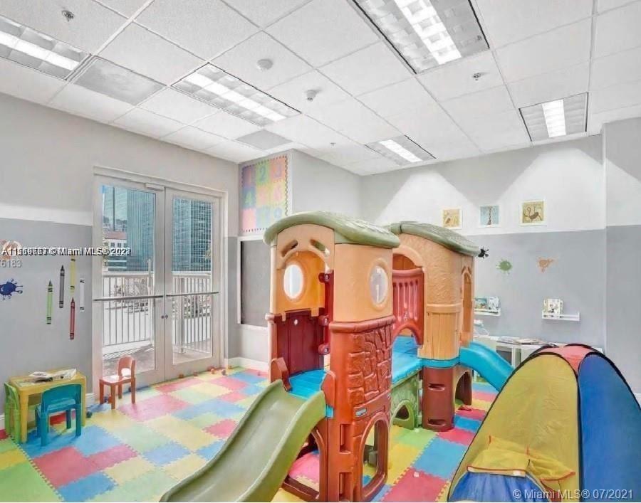 1200 Brickell Bay Dr 3924, Miami, Florida 33131, 3 Bedrooms Bedrooms, ,2 BathroomsBathrooms,Residential,For Sale,1200 Brickell Bay Dr 3924,A11519667