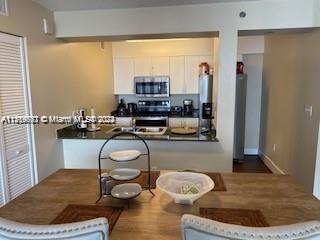 1200 Brickell Bay Dr 3924, Miami, Florida 33131, 3 Bedrooms Bedrooms, ,2 BathroomsBathrooms,Residential,For Sale,1200 Brickell Bay Dr 3924,A11519667