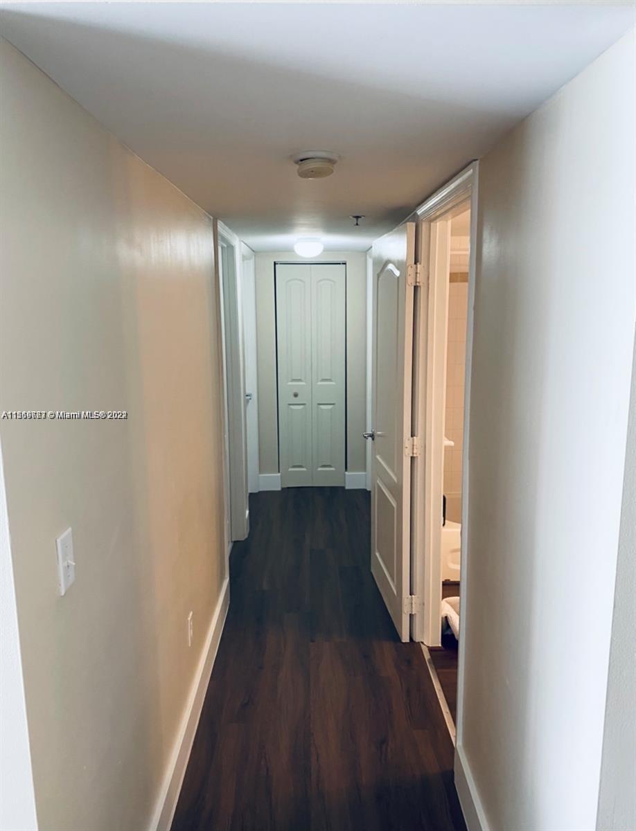 1200 Brickell Bay Dr 3924, Miami, Florida 33131, 3 Bedrooms Bedrooms, ,2 BathroomsBathrooms,Residential,For Sale,1200 Brickell Bay Dr 3924,A11519667