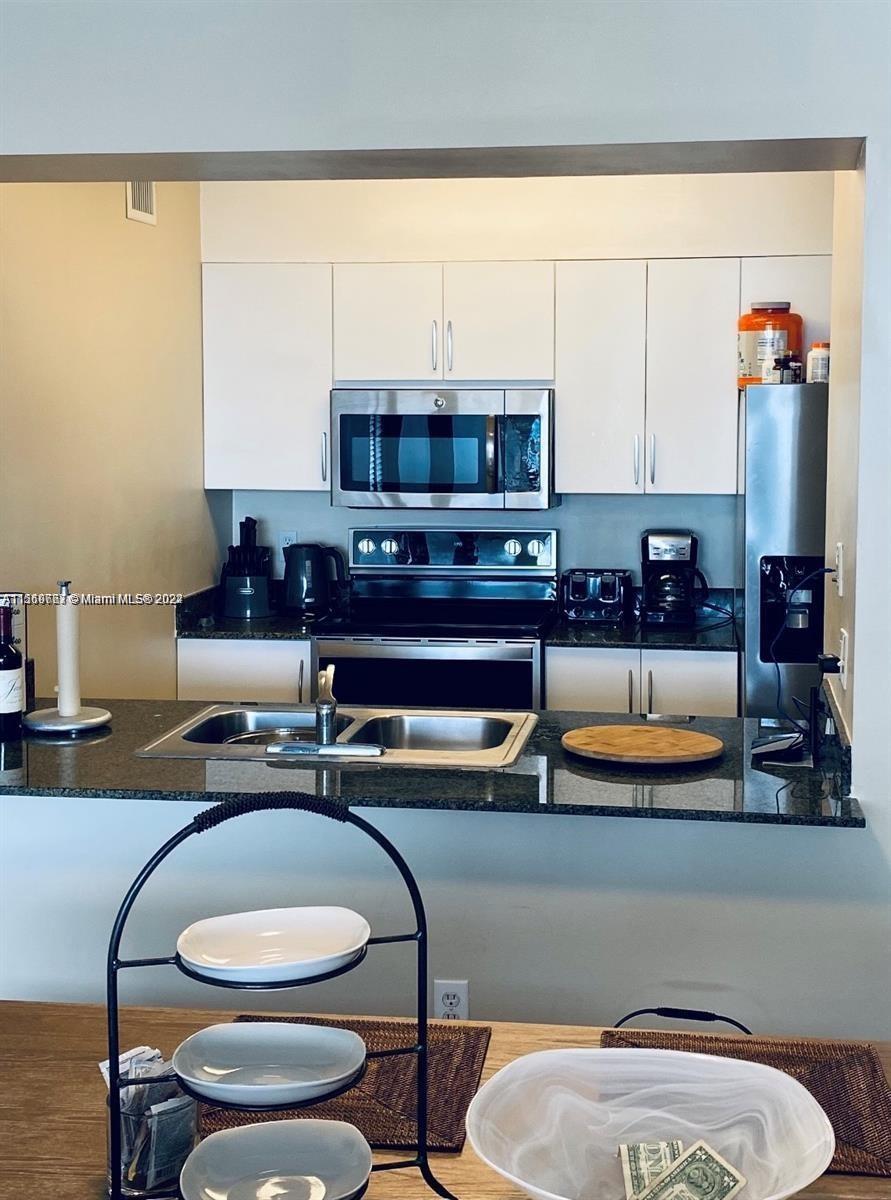 1200 Brickell Bay Dr 3924, Miami, Florida 33131, 3 Bedrooms Bedrooms, ,2 BathroomsBathrooms,Residential,For Sale,1200 Brickell Bay Dr 3924,A11519667