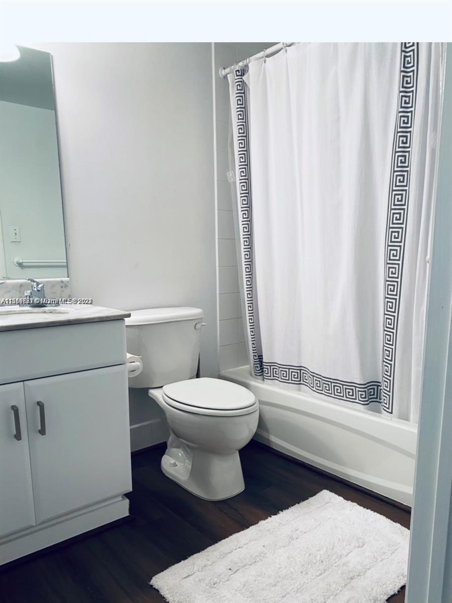 1200 Brickell Bay Dr 3924, Miami, Florida 33131, 3 Bedrooms Bedrooms, ,2 BathroomsBathrooms,Residential,For Sale,1200 Brickell Bay Dr 3924,A11519667